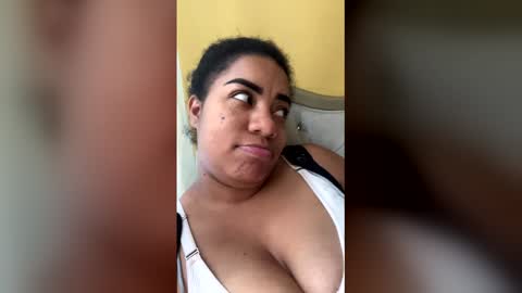 Snapshot of kendrabigass chatting on 04.15.26 Mamasita online show from 04.15.26