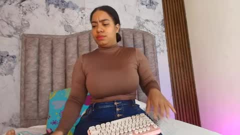 Snapshot of kendrabigass chatting on 05.04.26 Mamasita online show from 05.04.26