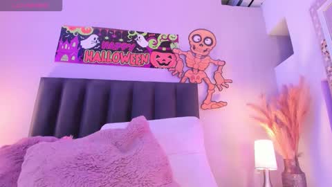 kendrachavez_ online show from 11.02.25