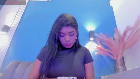 kendrachavez_ online show from 04.04.26