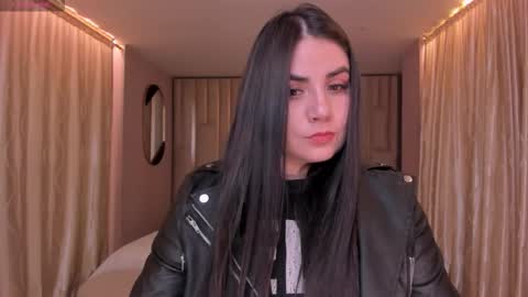 Snapshot of kendraclark_ chatting on 02.25.26 K E N D R A online show from 02.25.26