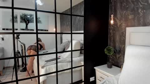 Snapshot of kendraleroy chatting on 03.12.25 KENDRA online show from 03.12.25