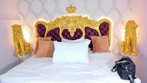 Kendral  online show from 09.24.25