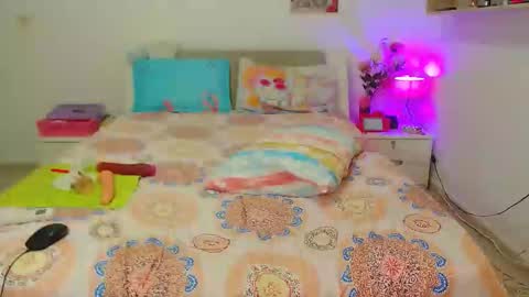 kendralove online show from 12.24.24