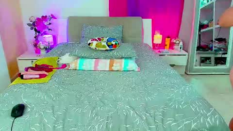 kendralove online show from 10.18.25