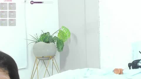 Snapshot of kenia28_ chatting on 12.26.24 Kenia online show from 12.26.24