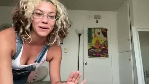 Snapshot of kennibby chatting on 03.04.26 kennibby online show from 03.04.26