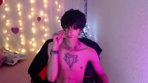 Snapshot of kenny__hot chatting on 02.19.25 kenny online show from 02.19.25