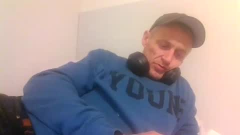 Snapshot of kennyboyk chatting on 05.17.26 kennyboyk online show from 05.17.26