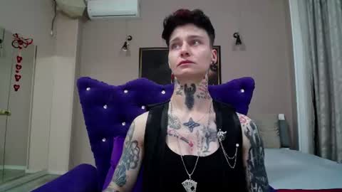 Snapshot of kennyvibe chatting on 06.12.26 kennyvibe online show from 06.12.26