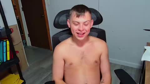 Snapshot of kentuckydrake chatting on 09.16.25 Drake online show from 09.16.25