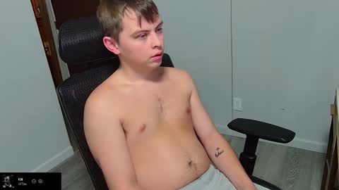 Snapshot of kentuckydrake chatting on 11.07.25 Drake online show from 11.07.25