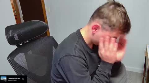 Snapshot of kentuckydrake chatting on 11.13.25 Drake online show from 11.13.25