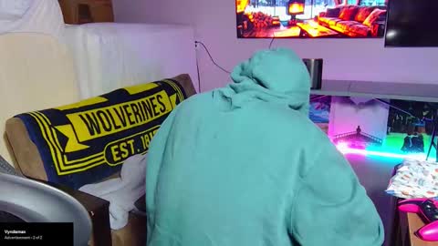 Snapshot of kentuckydrake chatting on 12.02.25 Drake online show from 12.02.25