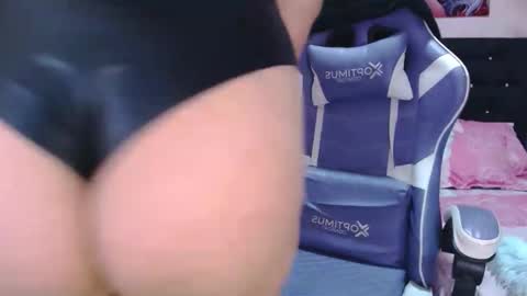 Snapshot of keny_evans_ chatting on 12.18.25 Keny Evans online show from 12.18.25