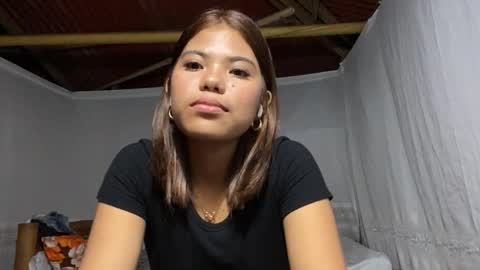 Snapshot of kenyettalatinaska chatting on 05.27.26 May online show from 05.27.26