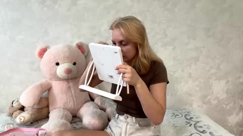 Elizabeth online show from 12.16.25