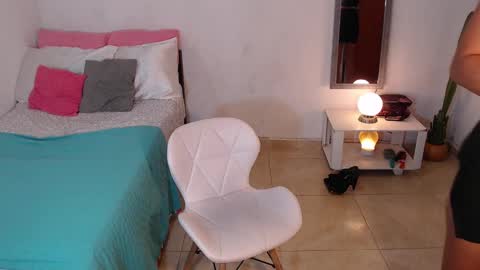 Mia  online show from 02.07.25