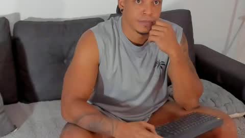 Snapshot of kevin_lance chatting on 05.11.26 Kevin Lance online show from 05.11.26