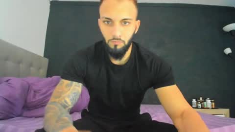 Snapshot of kevin_muscle1 chatting on 04.08.26 Kevin online show from 04.08.26