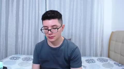 Snapshot of kevinhunts chatting on 02.26.25 Kevin online show from 02.26.25