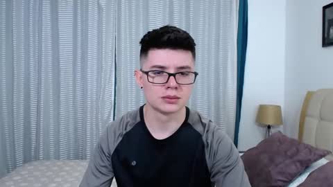 Snapshot of kevinhunts chatting on 09.14.25 Kevin online show from 09.14.25