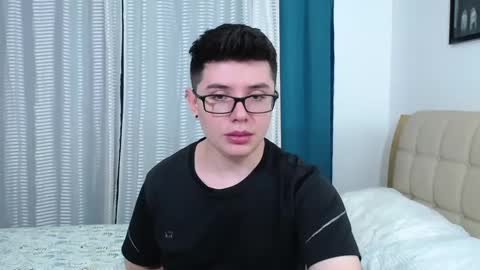 Snapshot of kevinhunts chatting on 09.24.25 Kevin online show from 09.24.25