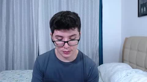 Snapshot of kevinhunts chatting on 10.03.25 Kevin online show from 10.03.25