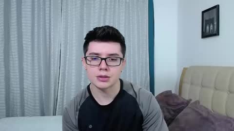 Snapshot of kevinhunts chatting on 10.05.25 Kevin online show from 10.05.25