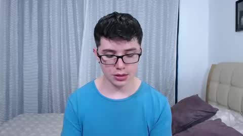 Snapshot of kevinhunts chatting on 11.03.25 Kevin online show from 11.03.25