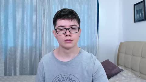 Snapshot of kevinhunts chatting on 11.06.25 Kevin online show from 11.06.25