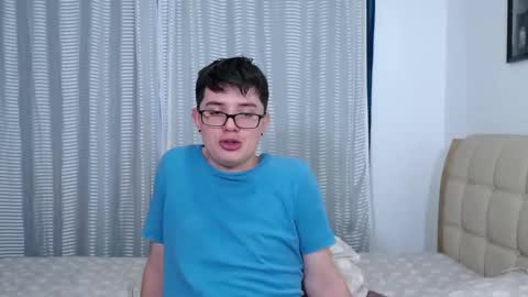 Snapshot of kevinhunts chatting on 11.07.25 Kevin online show from 11.07.25