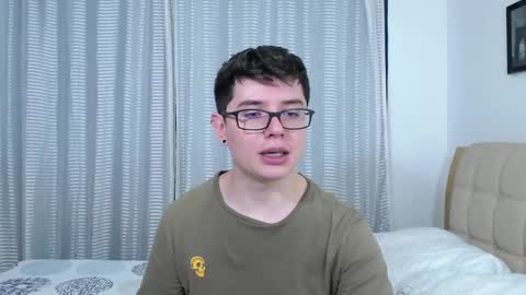 Snapshot of kevinhunts chatting on 11.14.25 Kevin online show from 11.14.25