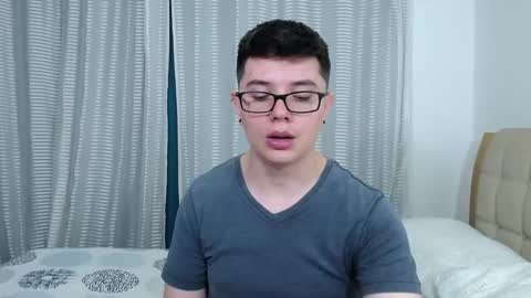 Snapshot of kevinhunts chatting on 11.22.25 Kevin online show from 11.22.25