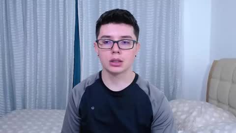 Snapshot of kevinhunts chatting on 11.30.25 Kevin online show from 11.30.25