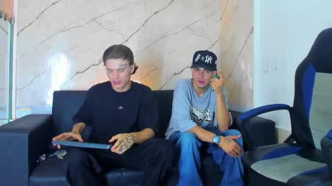 Snapshot of kevinperlas_ chatting on 11.16.25 kevinperlas_ online show from 11.16.25