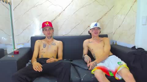 Snapshot of kevinperlas_ chatting on 11.27.25 kevinperlas_ online show from 11.27.25