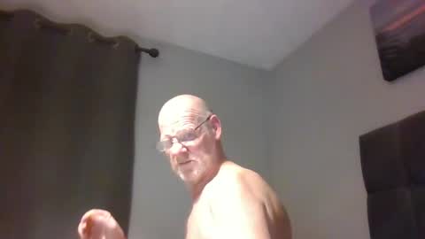 Snapshot of kevlooking4sez chatting on 12.31.24 kevlooking4sez online show from 12.31.24