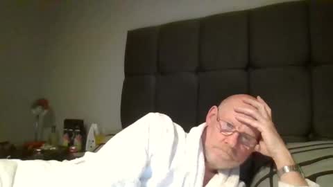 Snapshot of kevlooking4sez chatting on 03.02.25 kevlooking4sez online show from 03.02.25