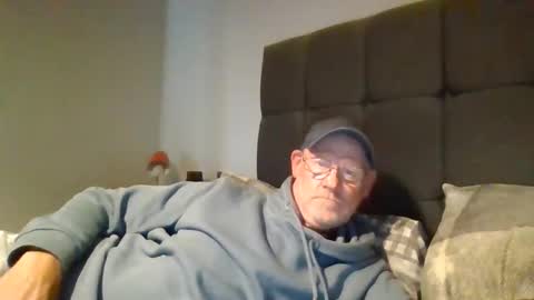 Snapshot of kevlooking4sez chatting on 09.10.25 kevlooking4sez online show from 09.10.25