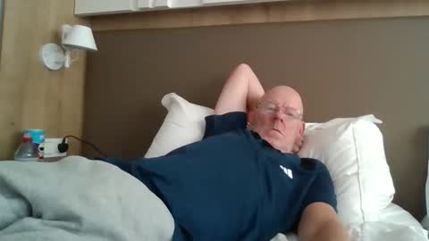 Snapshot of kevlooking4sez chatting on 10.12.25 kevlooking4sez online show from 10.12.25