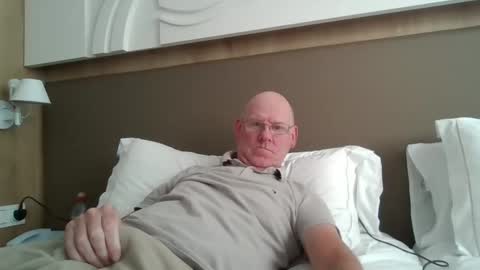 Snapshot of kevlooking4sez chatting on 10.15.25 kevlooking4sez online show from 10.15.25