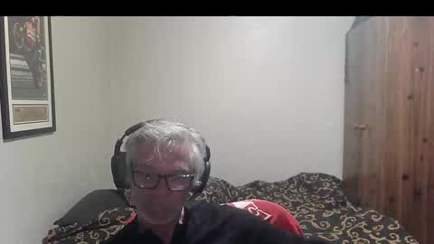 Snapshot of kevwestunder9696 chatting on 10.26.25 kevwestunder9696 online show from 10.26.25