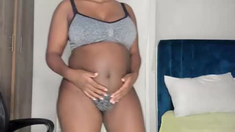 Snapshot of keyara_ chatting on 02.28.25 Keyara online show from 02.28.25