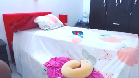 Snapshot of keyra_dainty chatting on 02.20.25 Sandy Saenz online show from 02.20.25