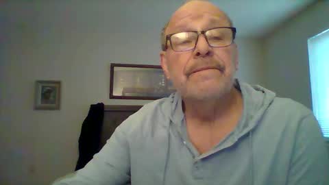 Snapshot of kfries chatting on 03.10.25 Kent online show from 03.10.25