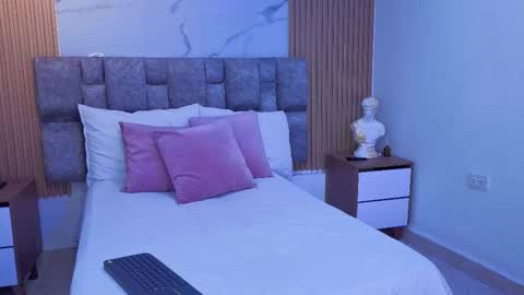 Snapshot of khalifa_fletcher chatting on 12.19.25 khalifa online show from 12.19.25