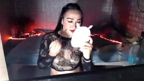 Snapshot of khimtemptress69 chatting on 05.26.26 khimtemptress69 online show from 05.26.26