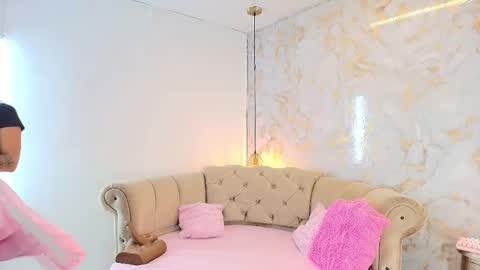 Snapshot of khloeblake chatting on 02.04.26 Khloe online show from 02.04.26