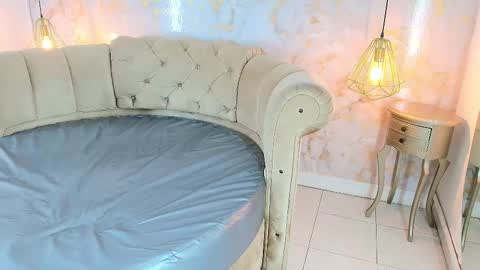 Snapshot of khloeblake chatting on 02.18.26 Khloe online show from 02.18.26